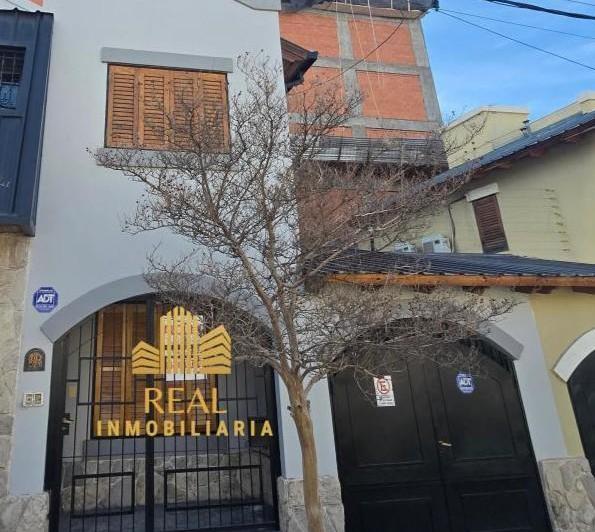Alquiler Casa de 3 dormitorios en calle Matheu al 300, Neuquén capital. 1