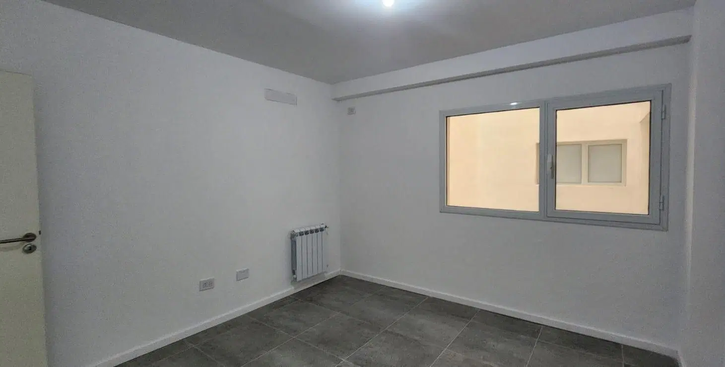Venta Depto a estrenar un dormitorio c/ balcón y cochera, Santiago del Estero n°156, Neuquén Centro 2