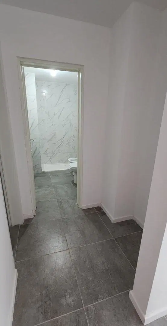 Venta Depto a estrenar un dormitorio c/ balcón y cochera, Santiago del Estero n°156, Neuquén Centro 1
