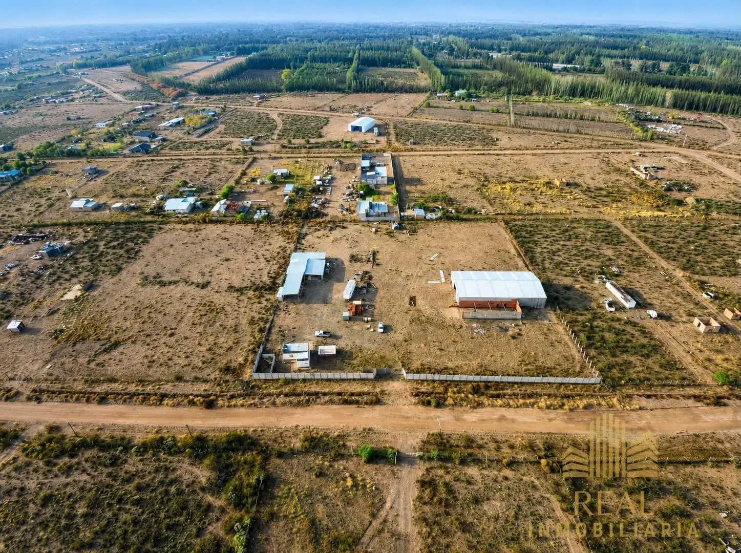 Alquiler Predio de 5000 m2 con Oficina moderna y base operativa en Centenario, Neuquén. 5