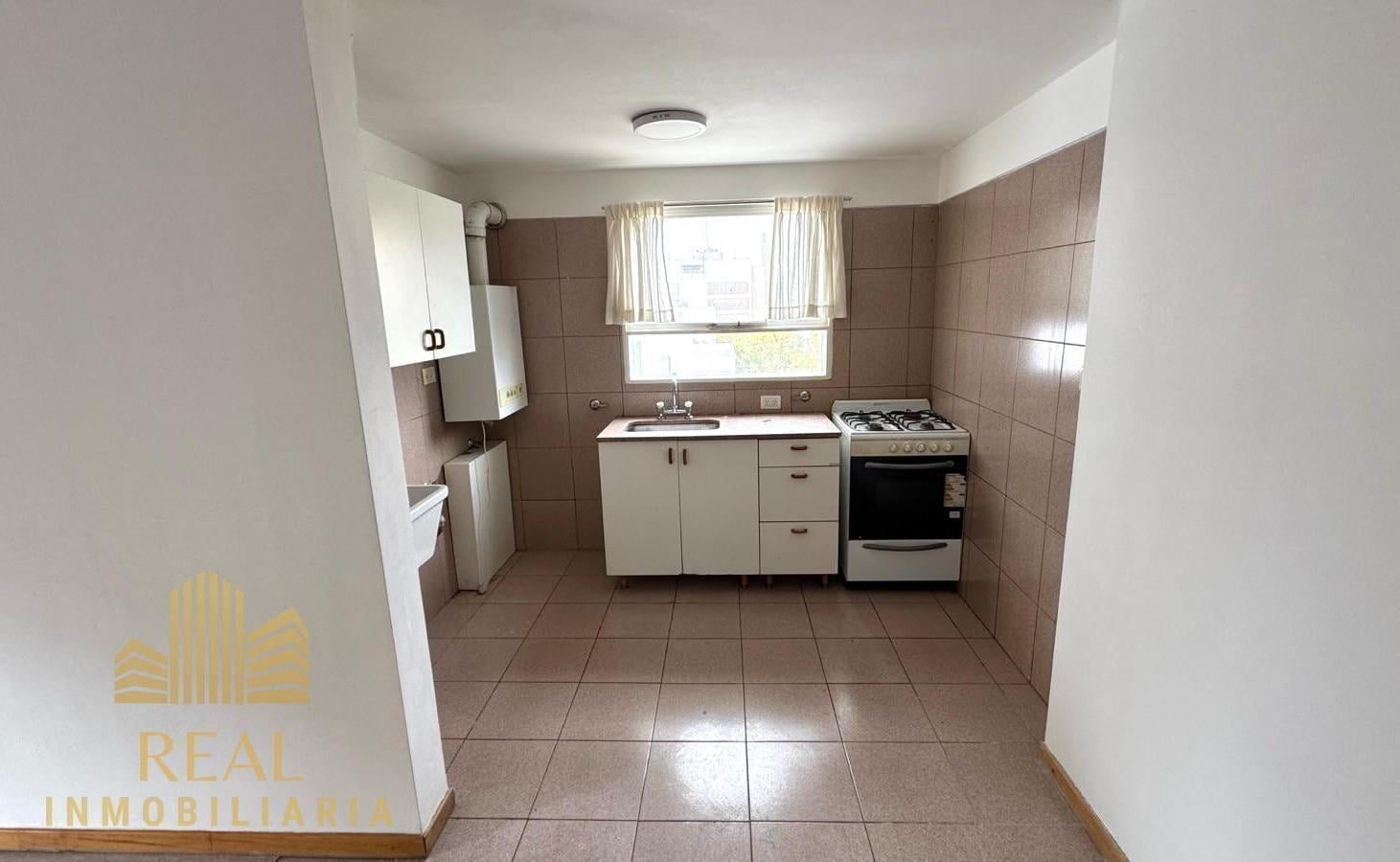Foto de Alquiler Departamento 2 dormitorios con cochera y balcón, Centro Este, imagen 5