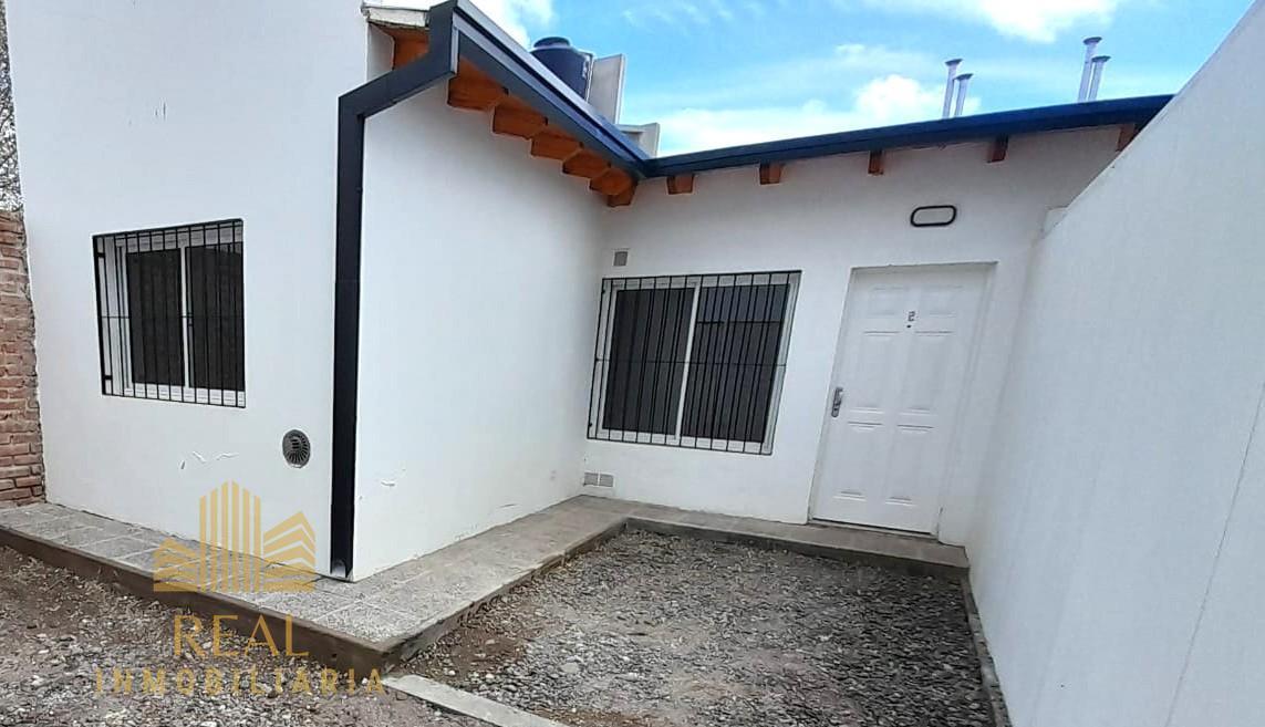 Foto de Alquiler Casa de un dormitorio con patio, B° Rincón Lindo, Cipolletti, imagen 1
