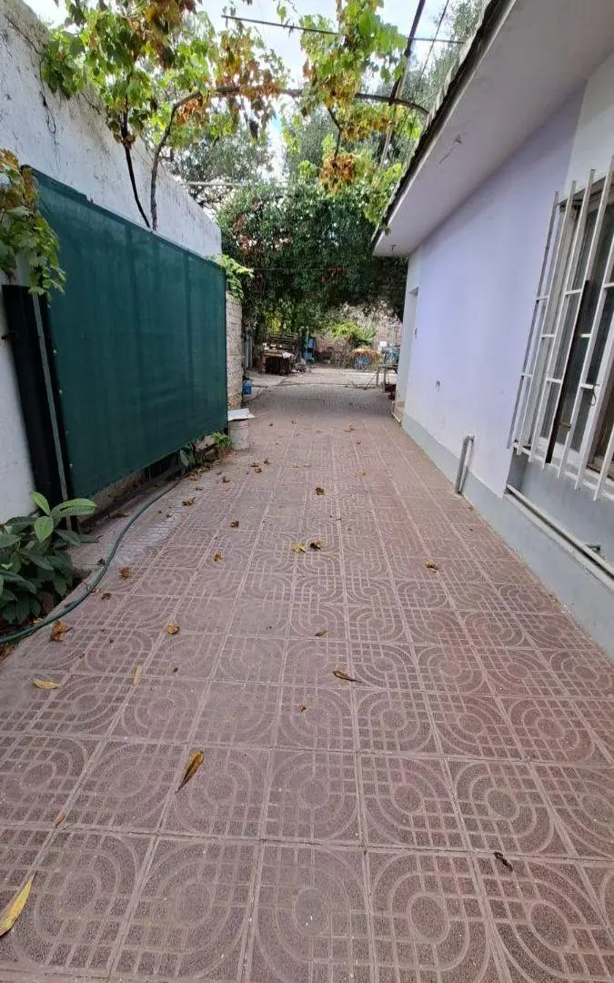 VENTA/ALQUILER EN ZONA INDUSTRIAL 4