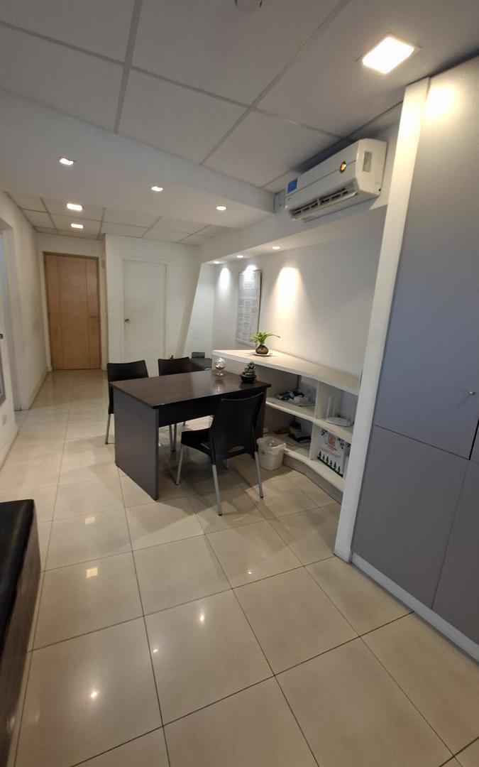 Foto de Venta Oficina calle Montevideo - Ciudad - Mendoza, imagen 3