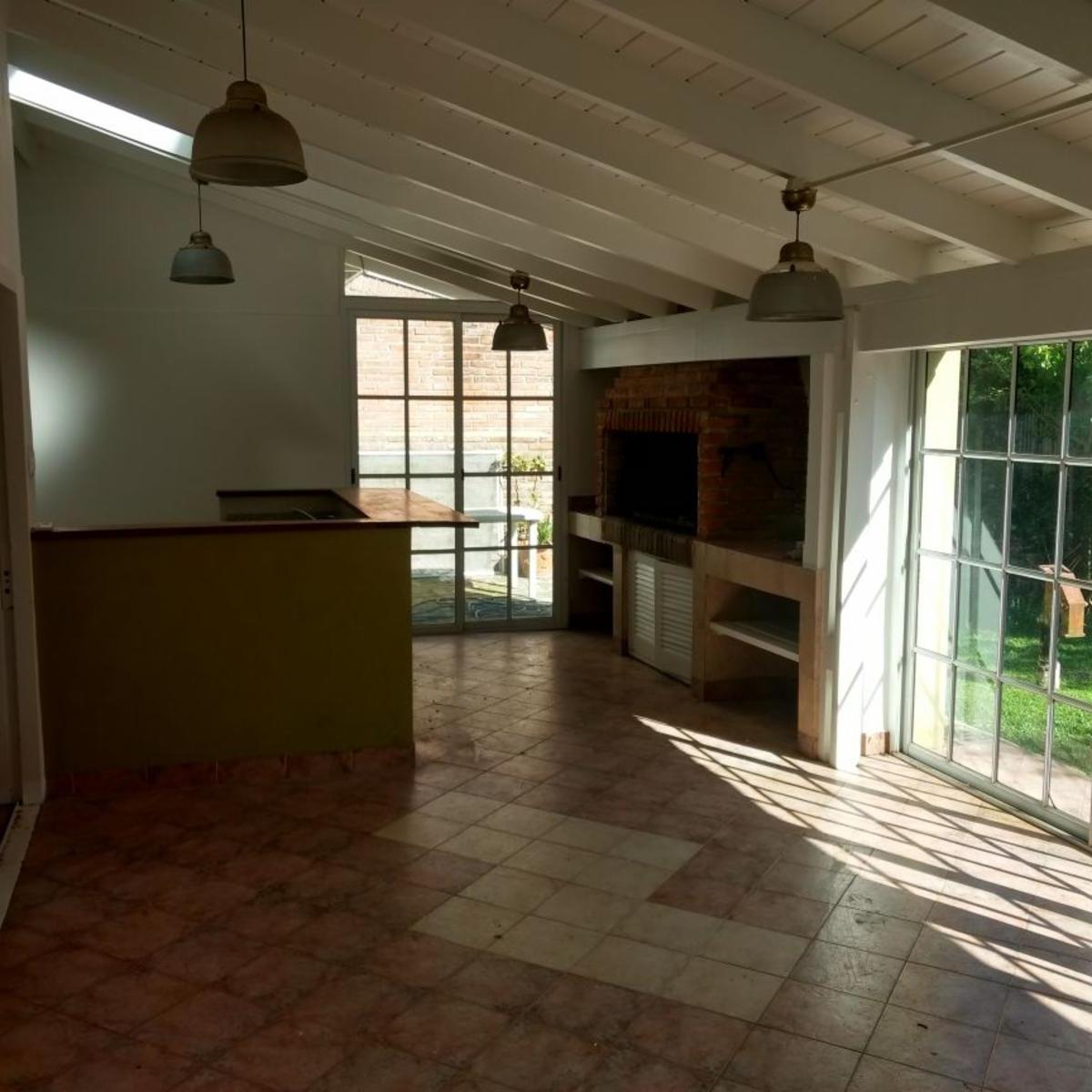 Chalet en Country San Miguel de Ghiso 4
