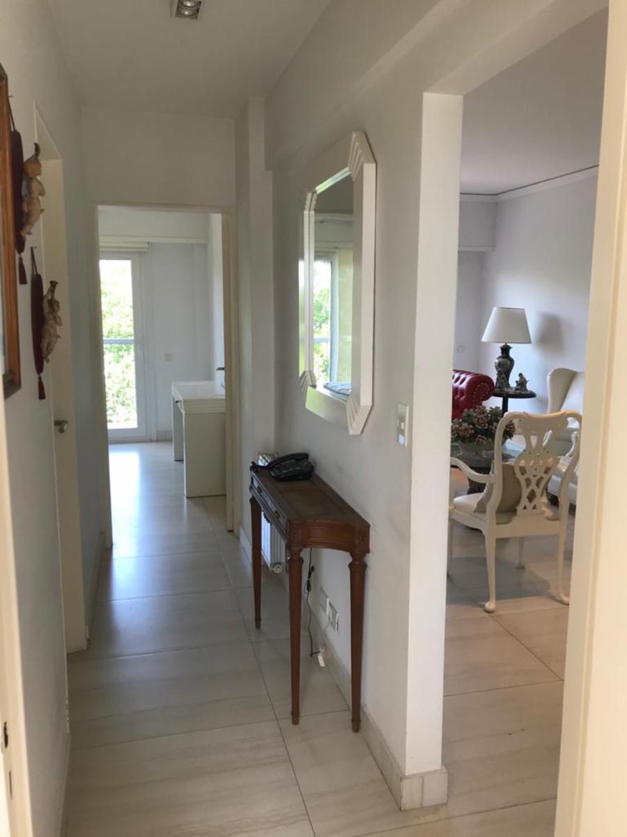 Venta de Departamento de Categoría en Esmeralda II. 3