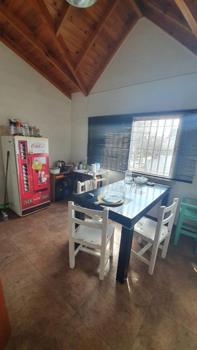 Casa en Venta de Tres Dorm., Posible Permuta por Departamentos. 2
