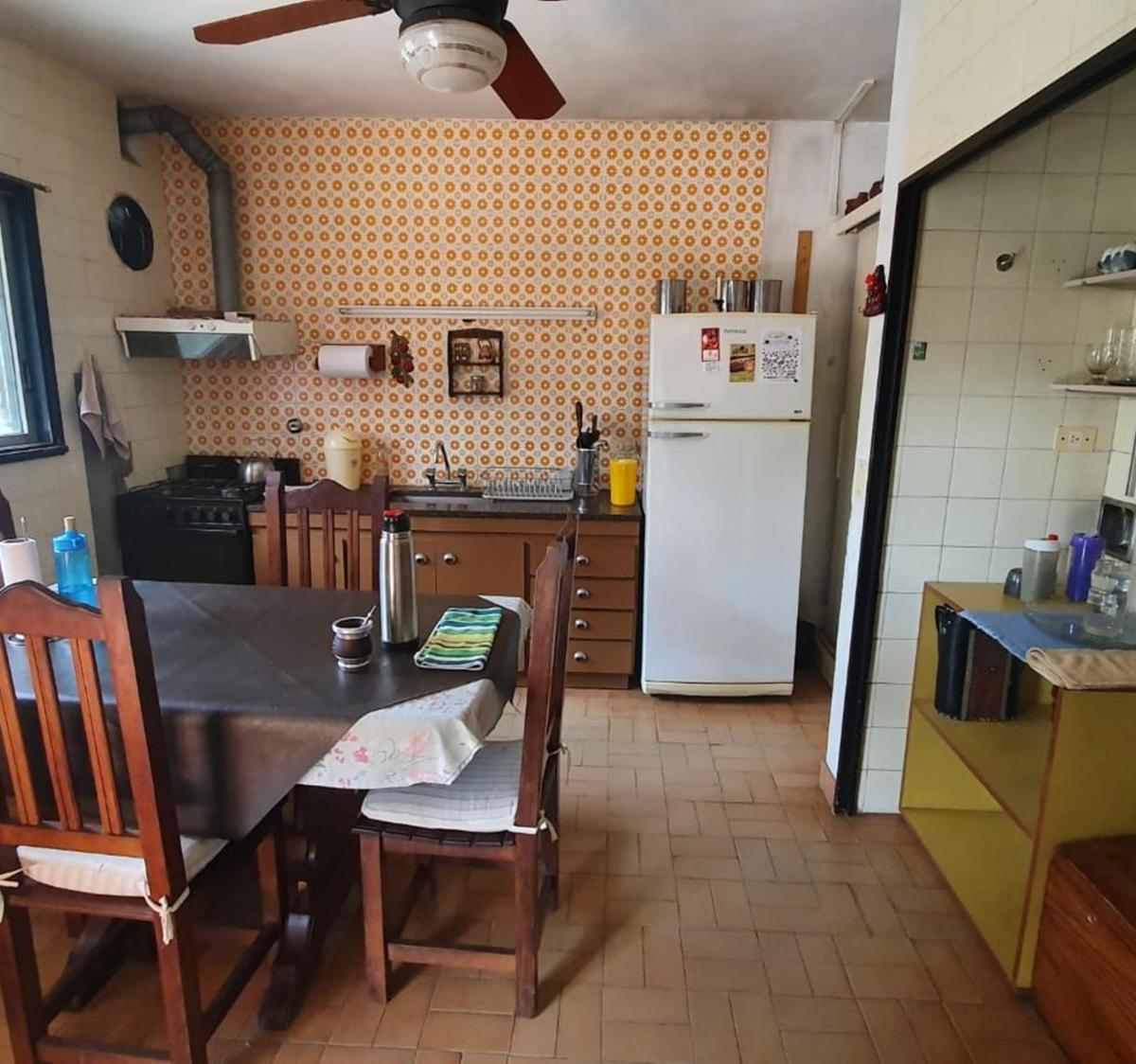 Casa en Venta de Tres Dorm., Posible Permuta por Departamentos. 1
