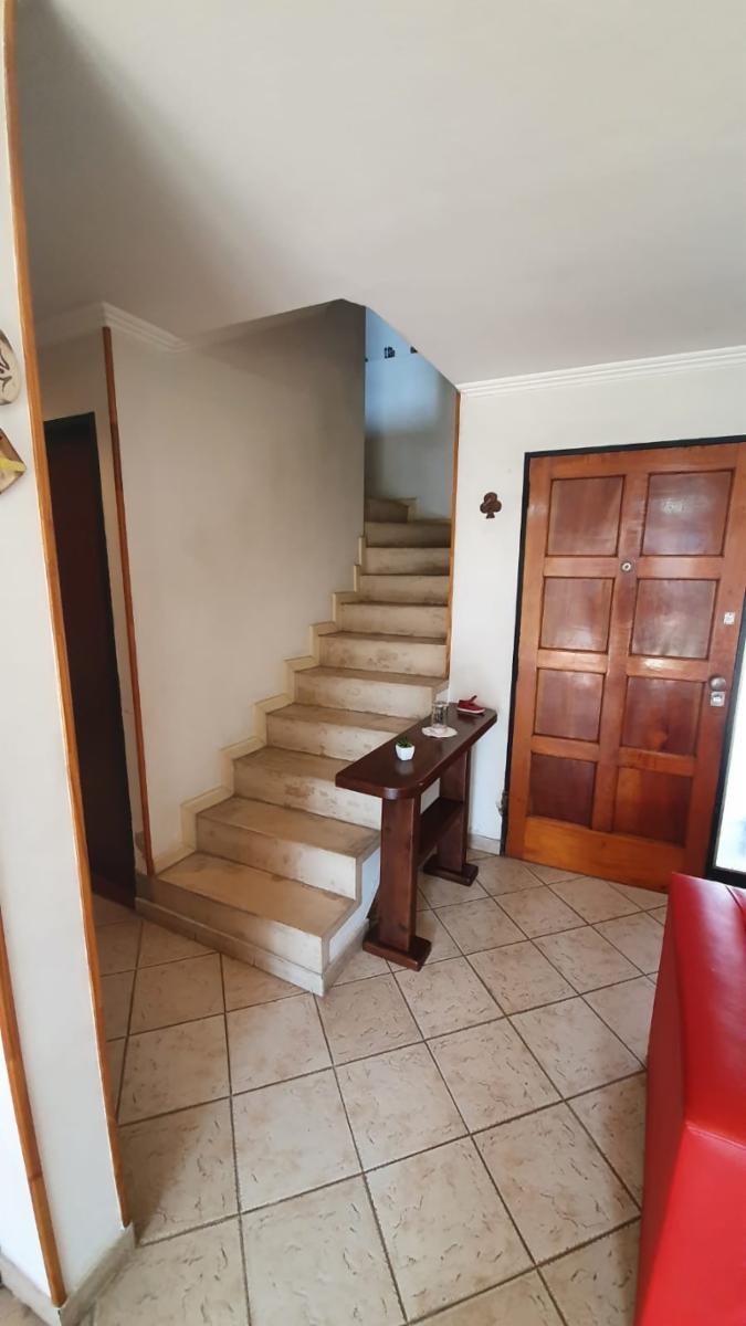 Casa en Venta de Tres Dorm., Posible Permuta por Departamentos. 2