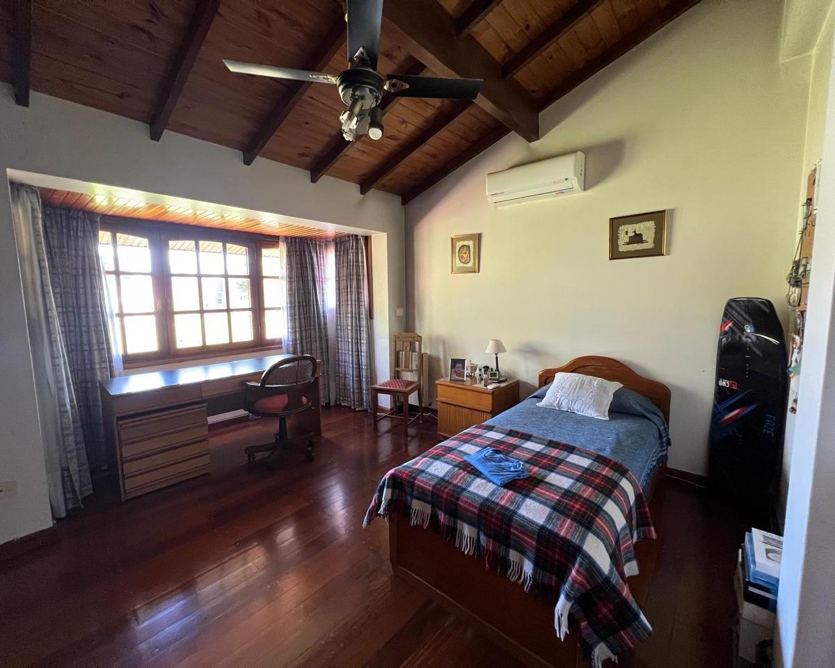 Venta de Importante Chalet en Country San Miguel de Ghiso 4