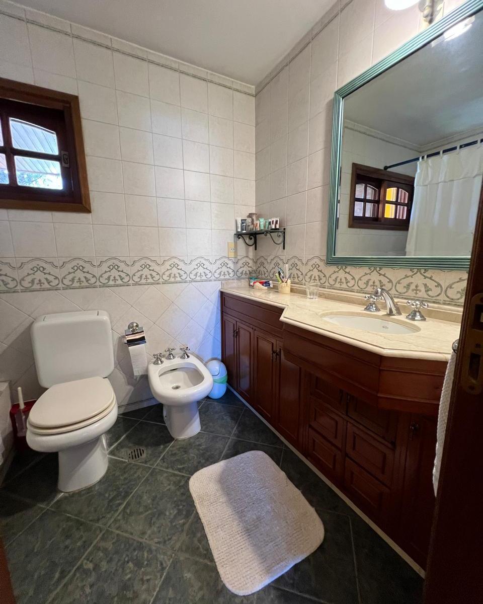 Venta de Importante Chalet en Country San Miguel de Ghiso 5