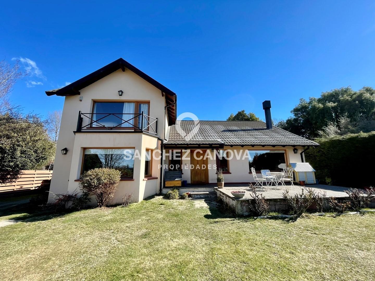 Foto de Casa Chalet en Venta en Playa Bonita, Bariloche, Patagonia, imagen 1