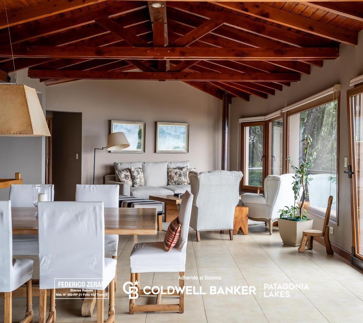 Venta - Exclusiva Casa de 8 Ambientes, 5 Dorm., 6 Baños en Barrio Las Vertientes. 3
