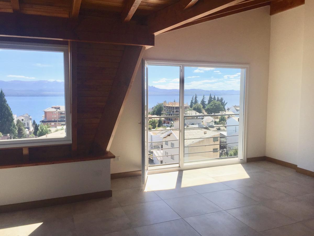 VENTA departamento 2 dorm, cochera, vista al lago- Bariloche- Centro