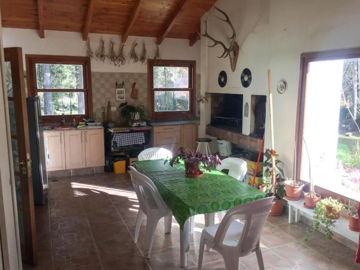 Casa en venta 4 ambientes en Bariloche con vista parcial al lago 5