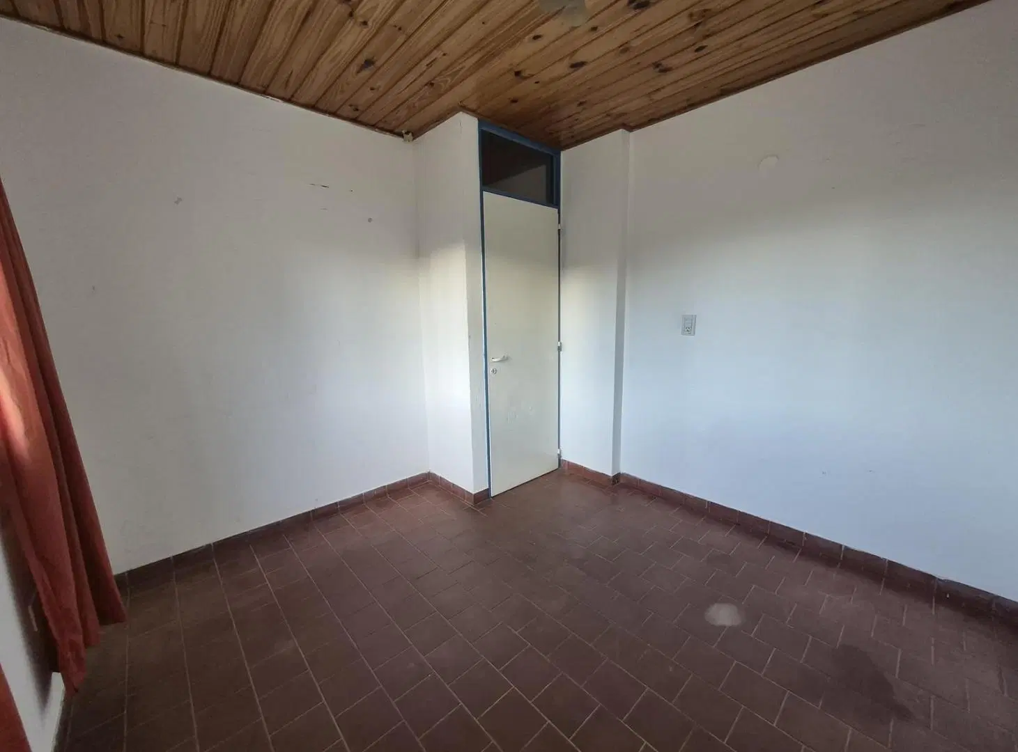 Casa En Esquina + Depto Interno - Bariloche 3