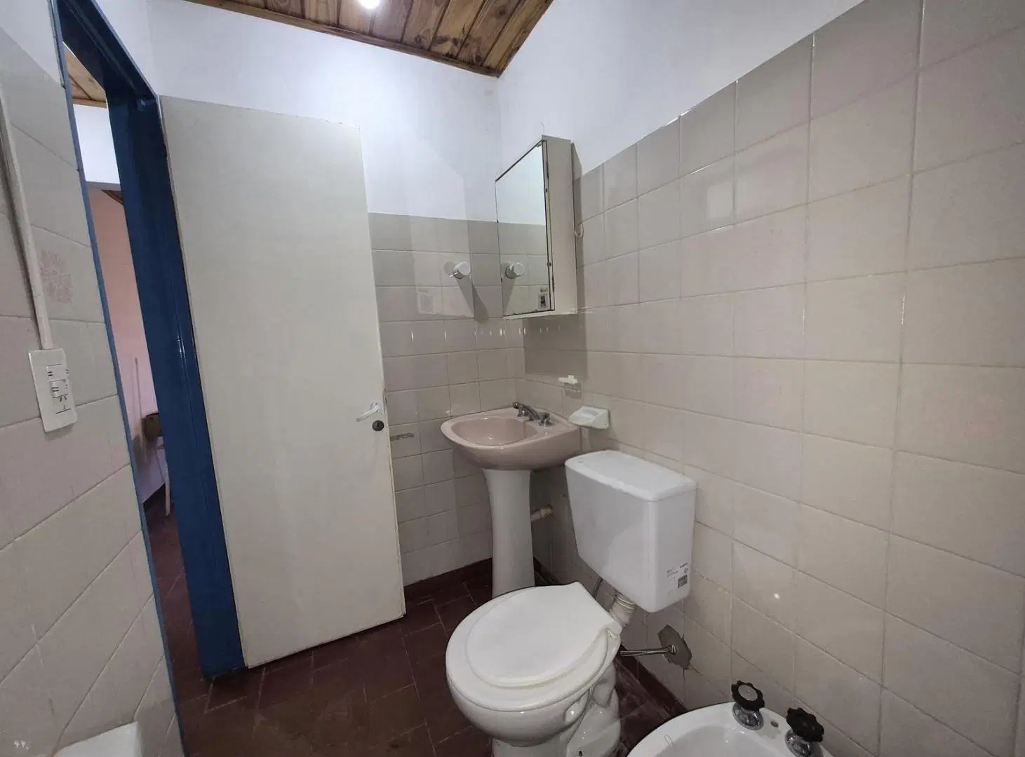 Casa En Esquina + Depto Interno - Bariloche 4
