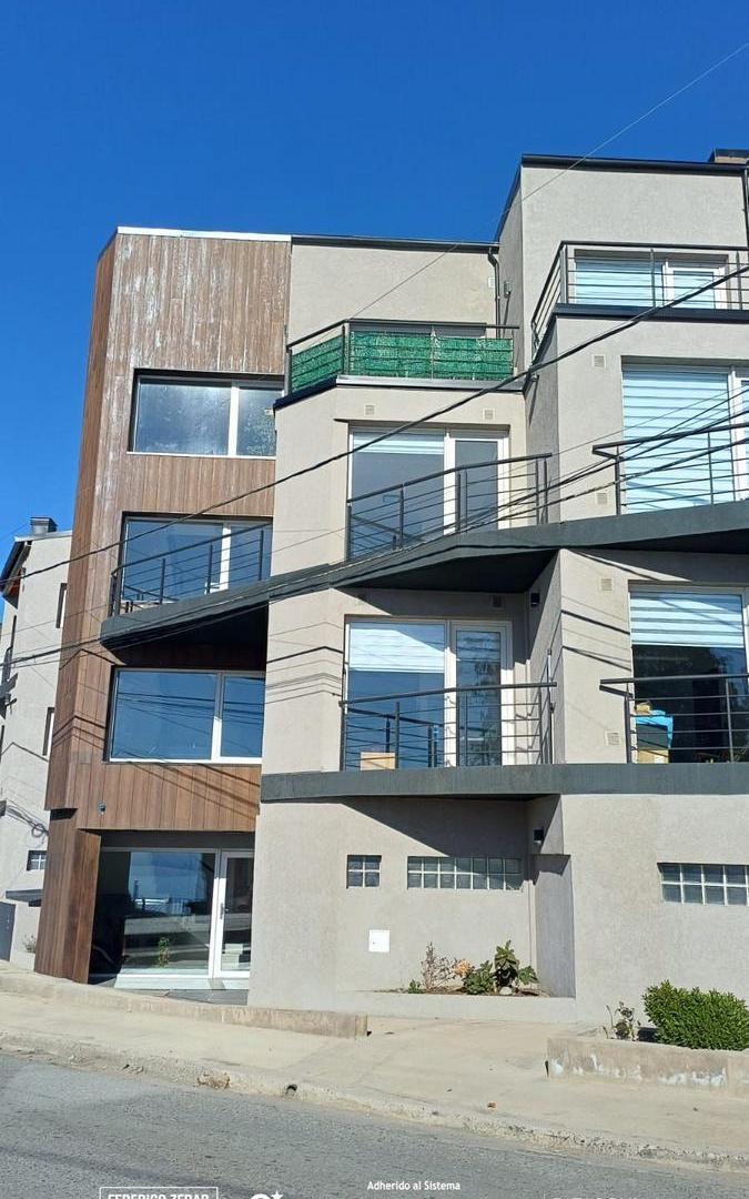 VENTA -departamento con cochera-