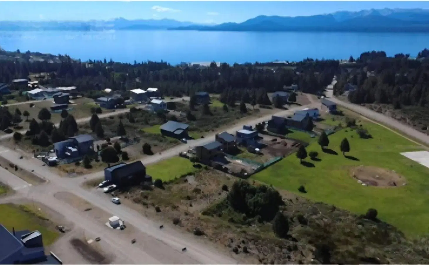 Venta lote Solares del Este vista parcial al lago 1000m2 3