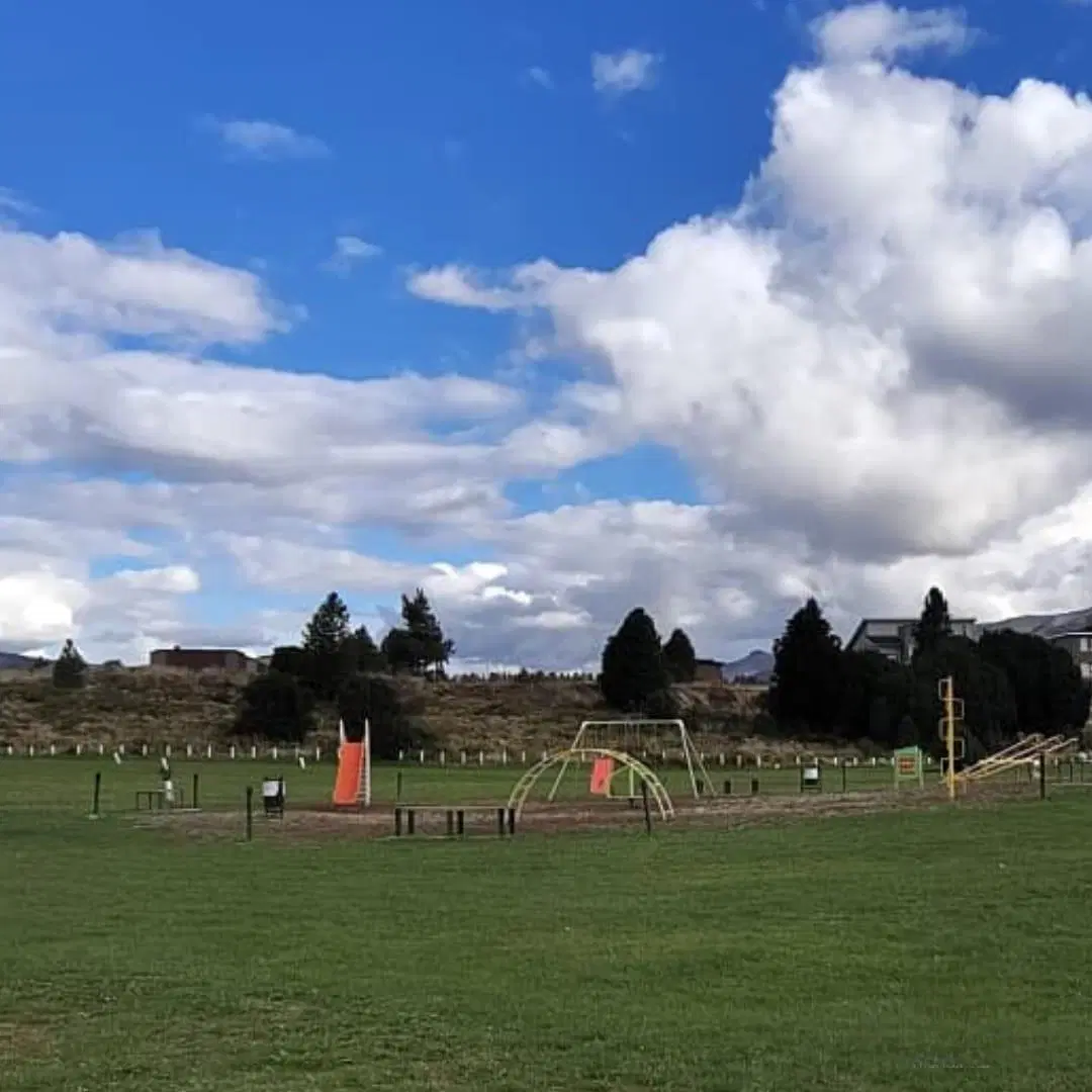Venta lote Solares del Este vista parcial al lago 1000m2 5