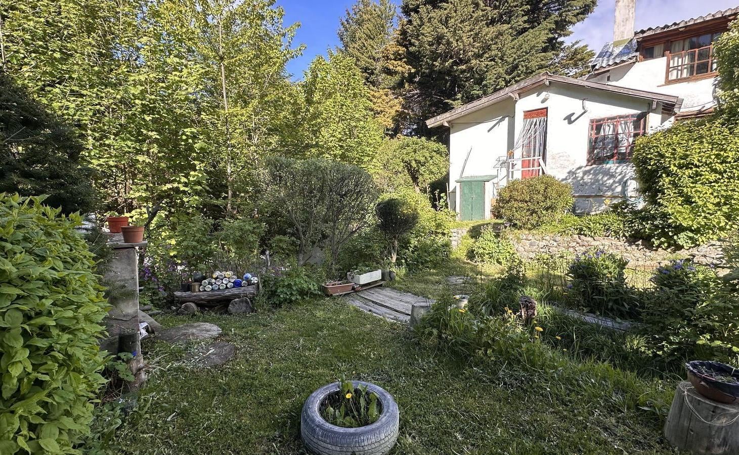 Amplia Casa 4 dorm hermoso jardin con arroyo km 15