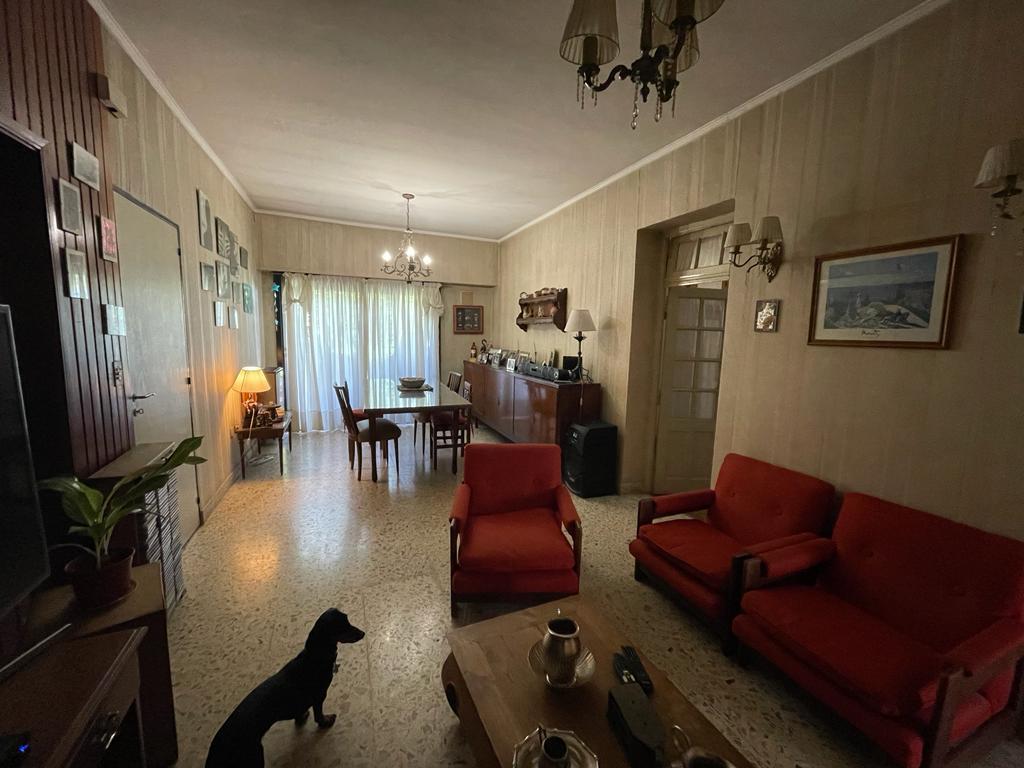 Foto de Amplia casa con garage pasante y cuatro dormitorios, imagen 2