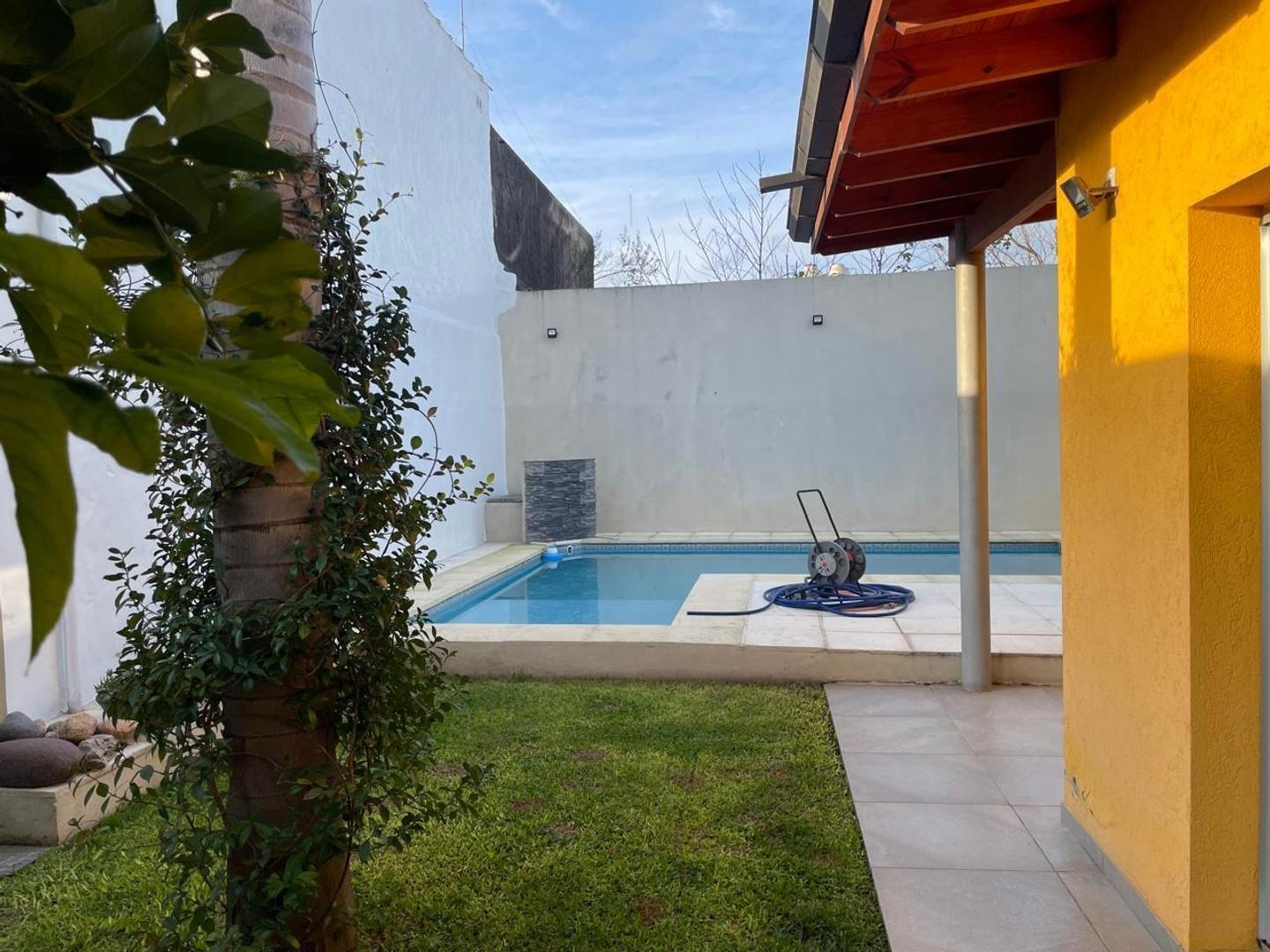 Foto de Casa en Venta Zona Centro Zàrate, imagen 1