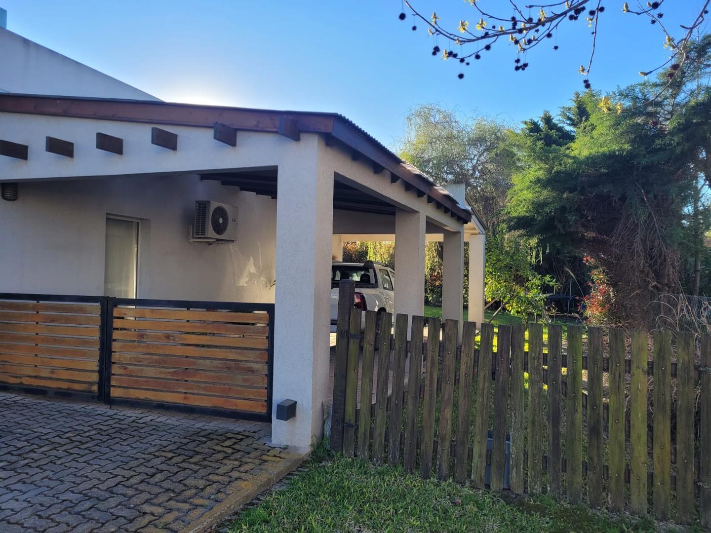 Foto de Casa en Venta Barrio Cerrado Solares del Carmen Zárate, imagen 1