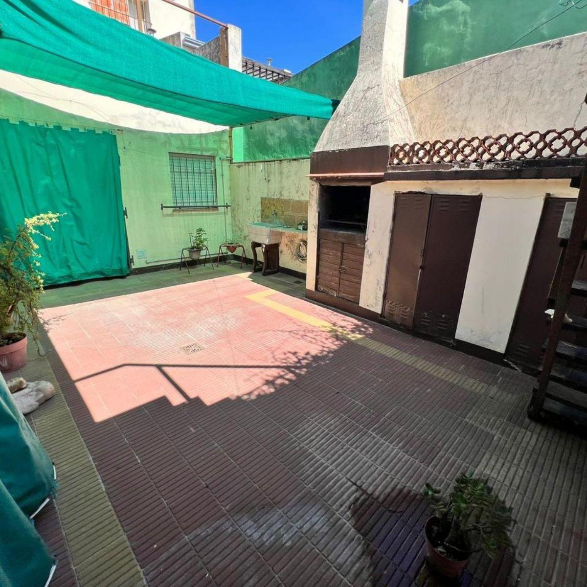 Casa de 3 Dorm. + Local en Venta Patio con Parrilla 4