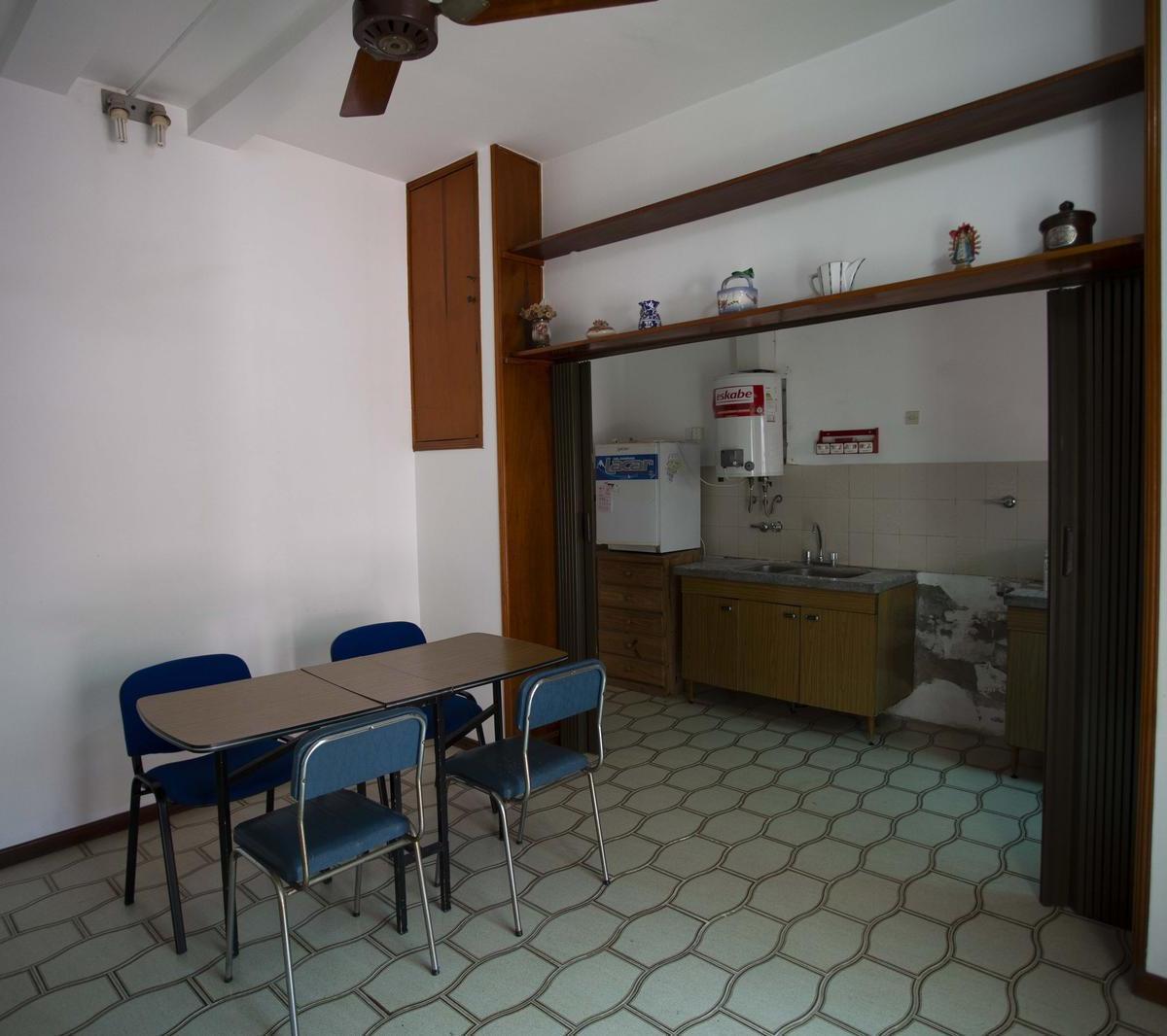Casa de 3 Dorm. + Local en Venta Patio con Parrilla 1