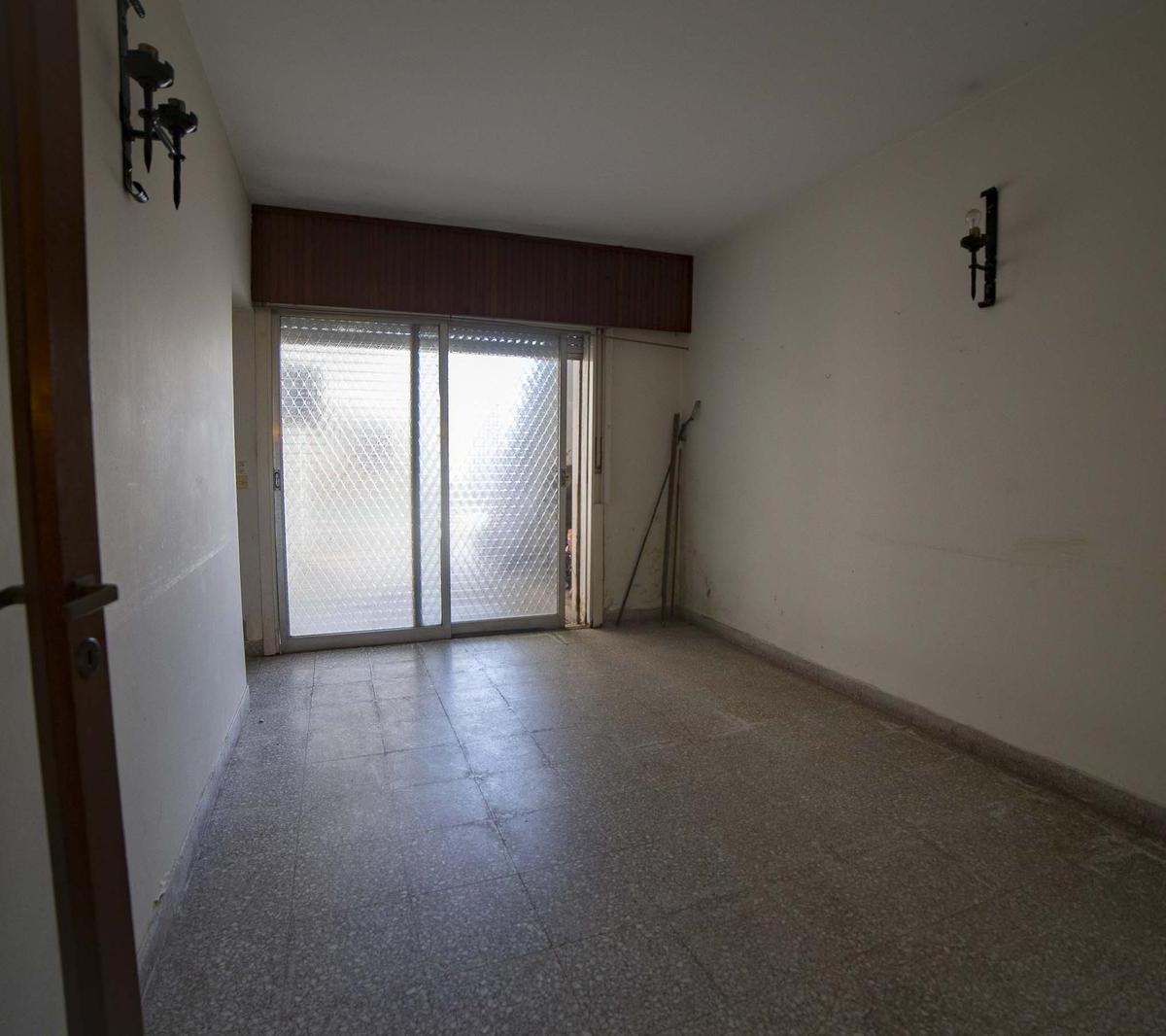Amplia Casa en Venta en El Centro de Mercedes 3