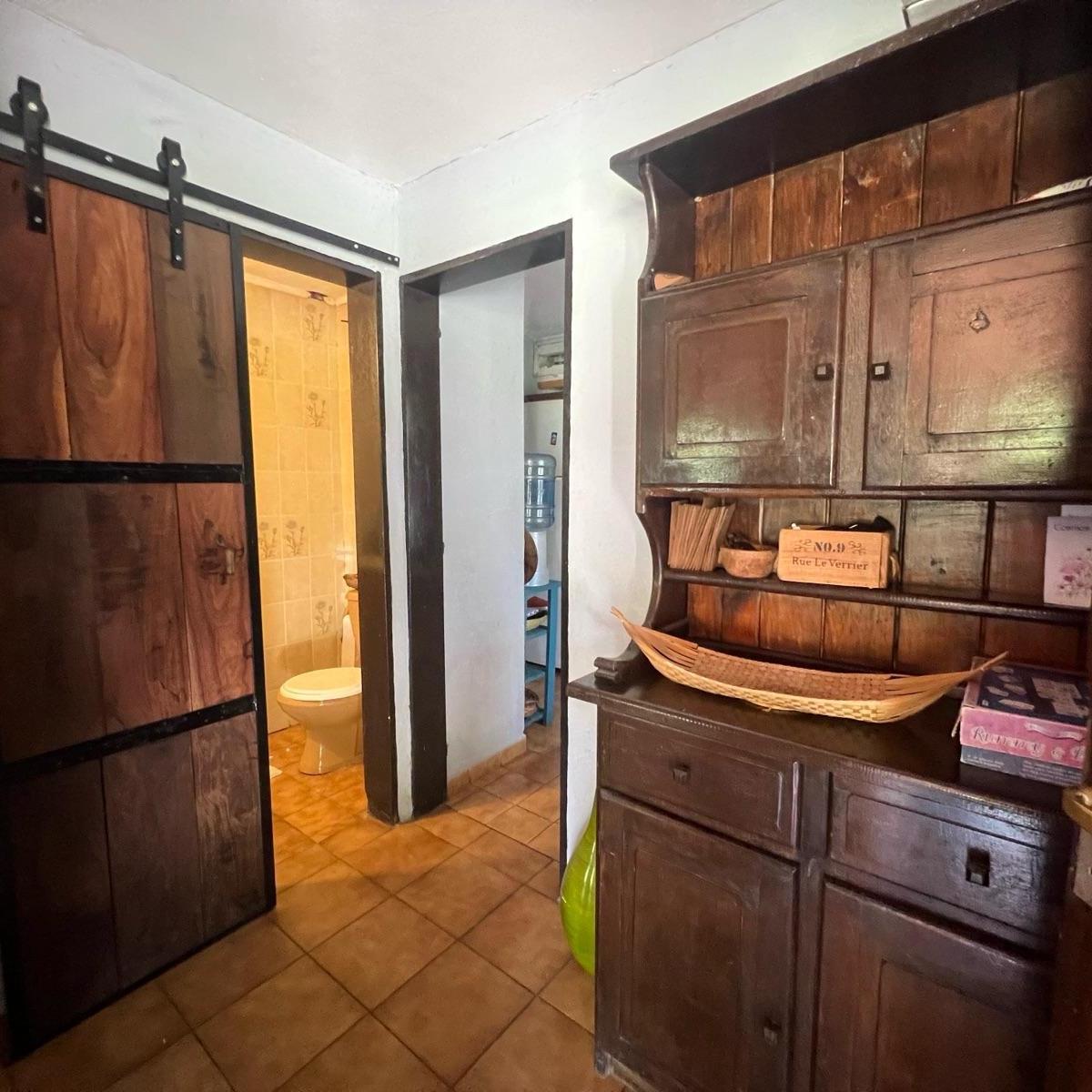 Foto de Encanto histórico rodeado de naturaleza – Casa con arboleda, imagen 5