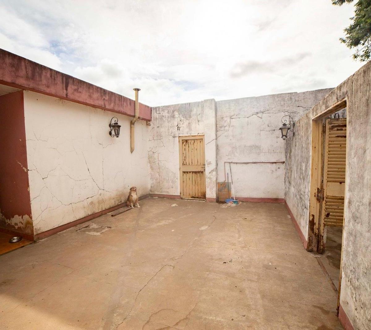 Casa 3 Ambientes Amplio Terreno, Cochera Excelente Zona 1