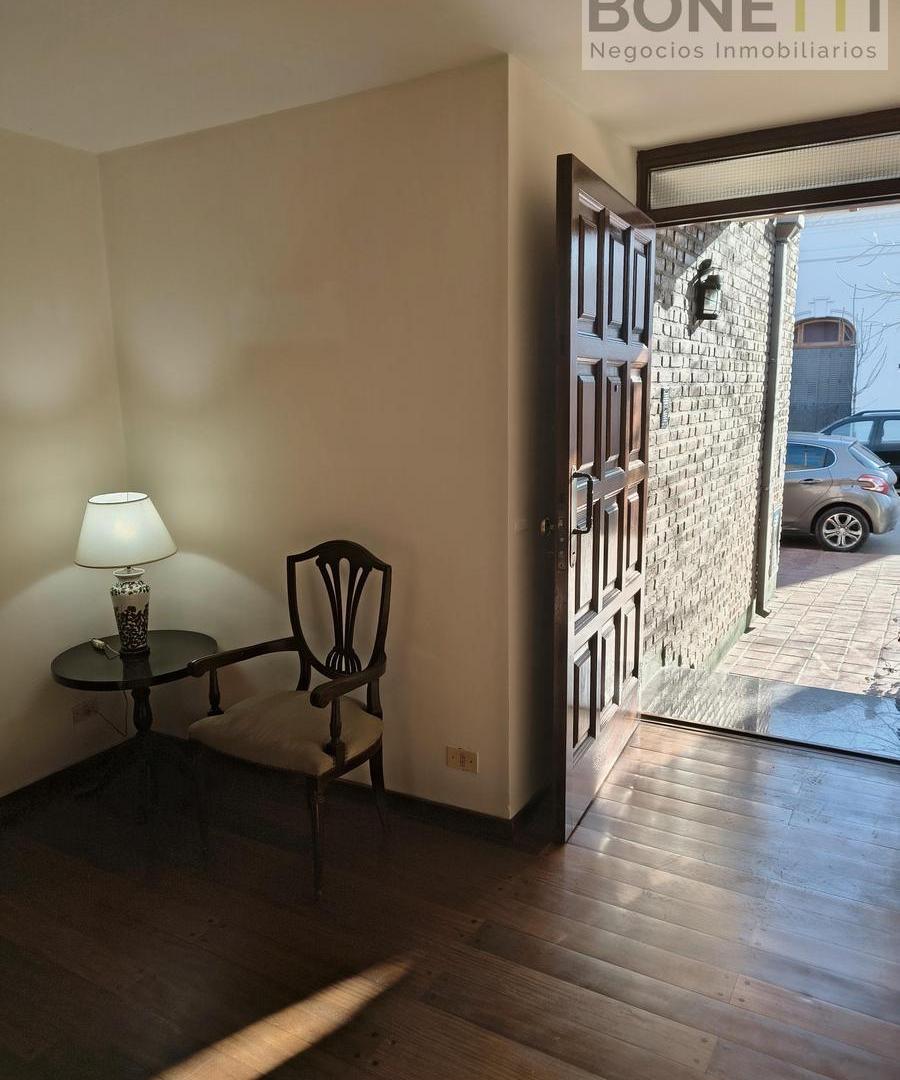 Foto de Casa de 3 dormitorios, garage y pileta en el centro de Mercedes, imagen 3