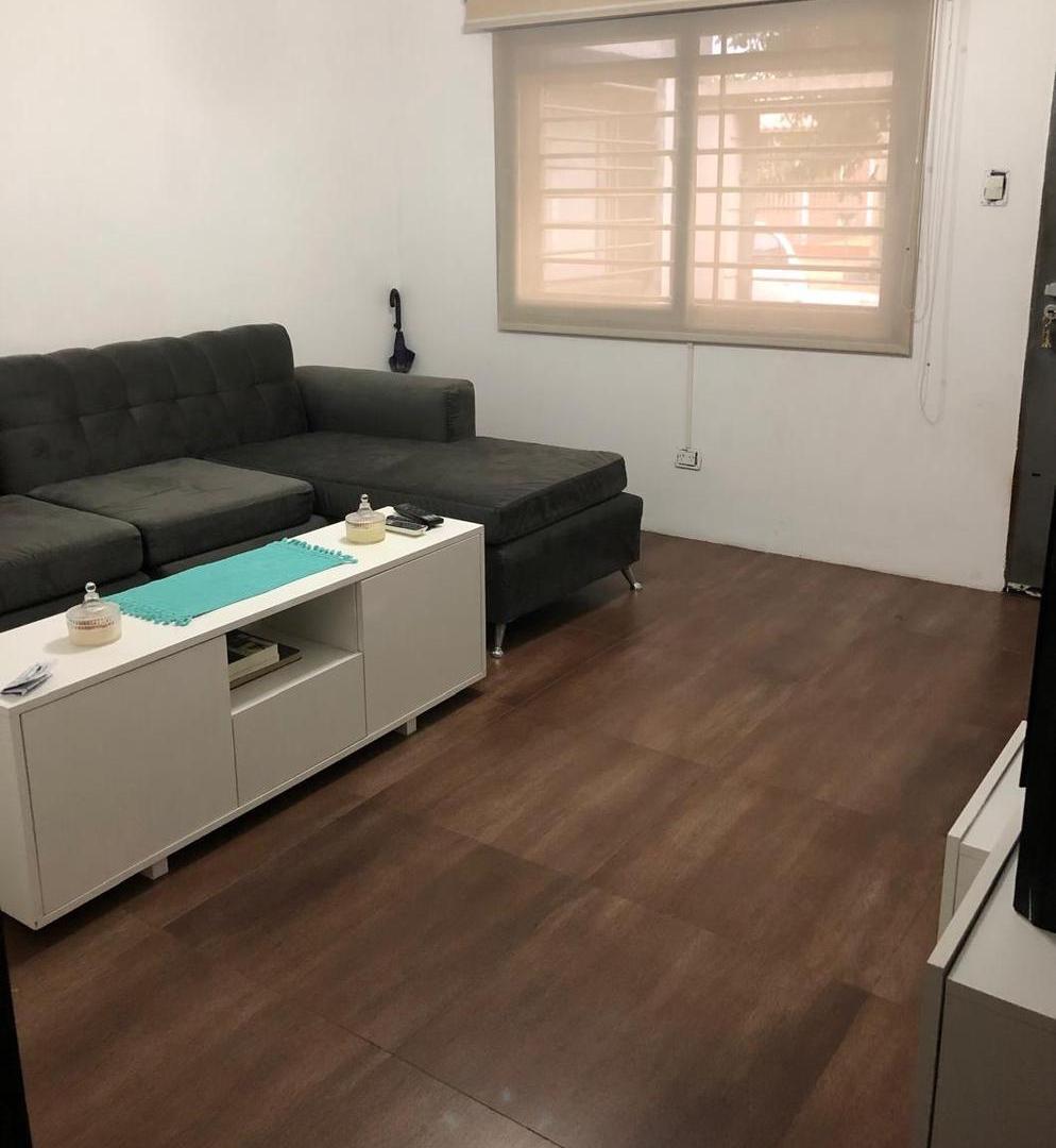 Foto de Casa moderna de 3 ambientes ubicada en Banfield Este, imagen 3