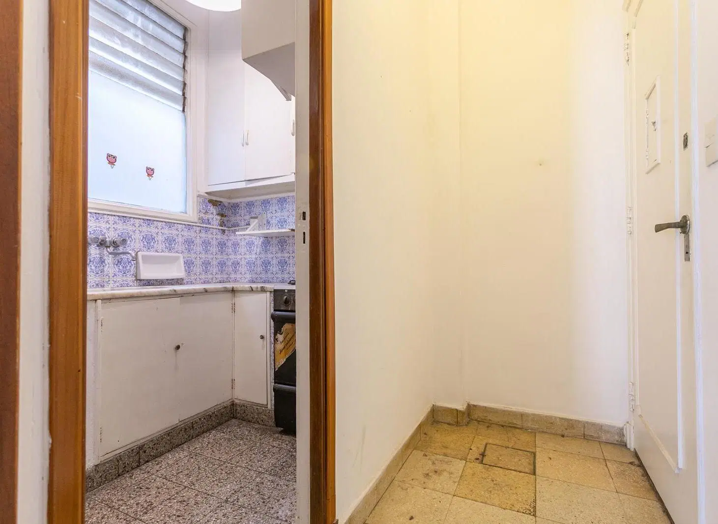 Alquiler - Monoambiente al frente en piso alto sobre Ayacucho al 1000 en Recoleta. 4