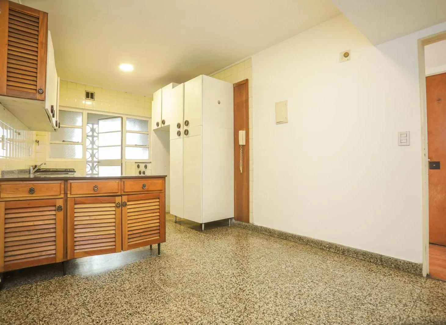 Departamento de 4 ambientes en Caballito al frente. Inmejorable ubicación! 3