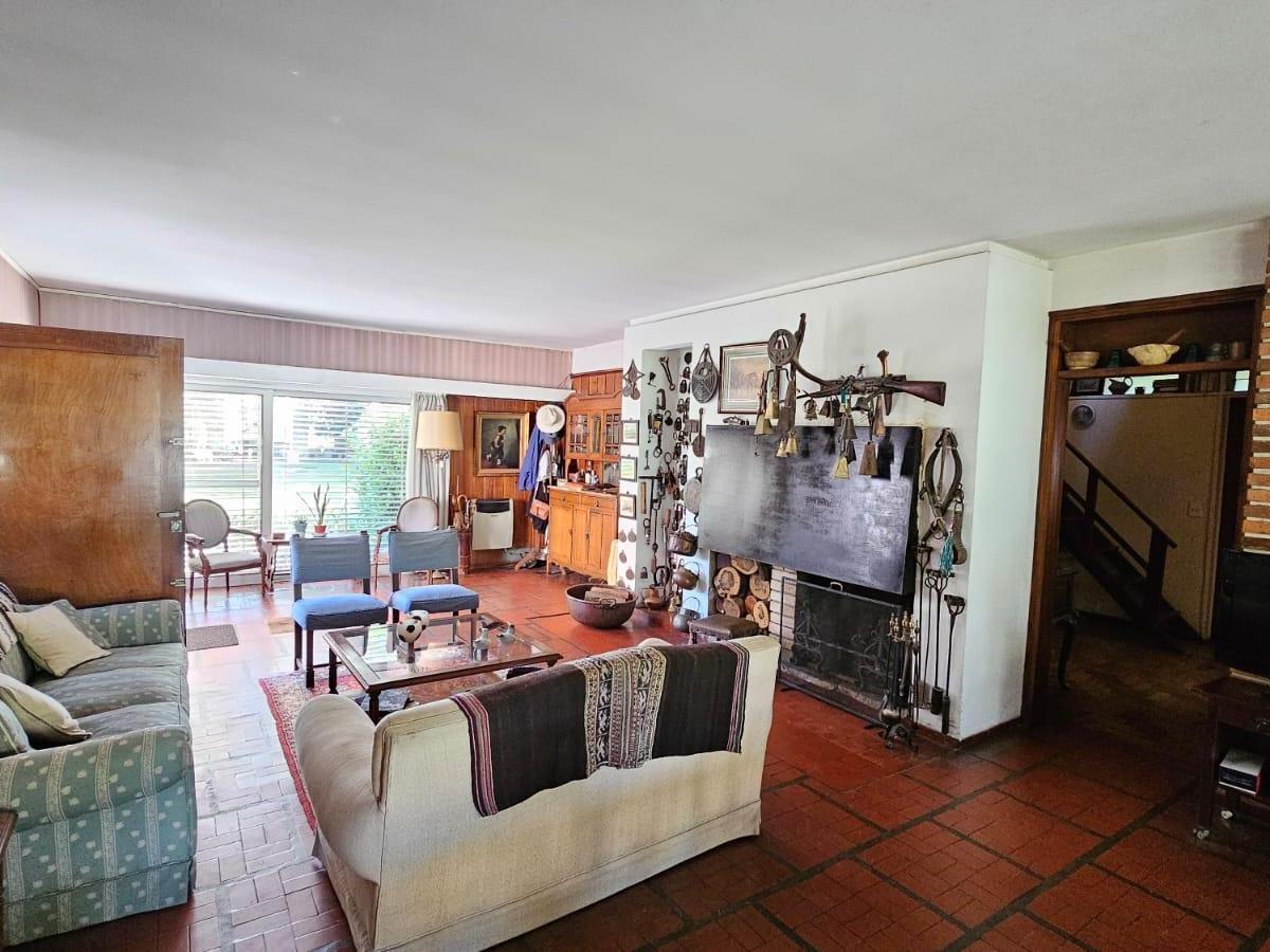Foto de CASA EN VENTA EN LUJÁN 4 DORMITORIOS, GALERÍA CON PARRILLA, JARDÍN Y, imagen 5