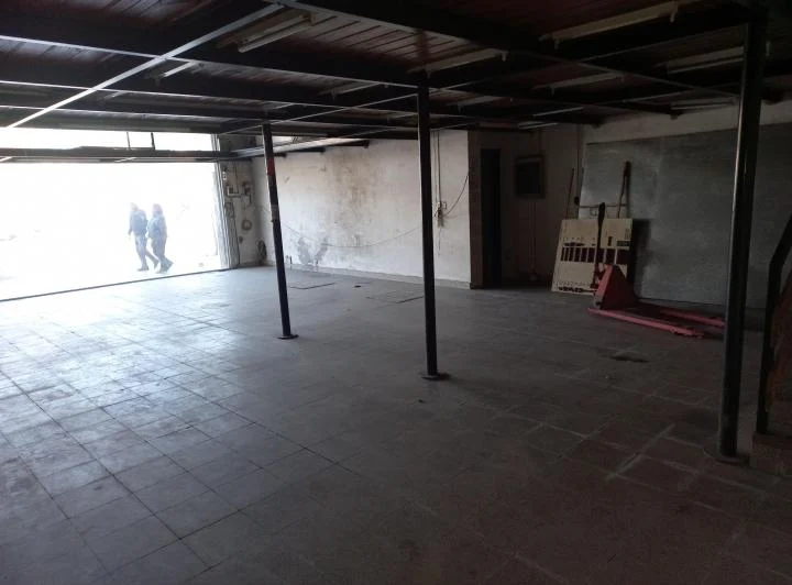 Foto de LOCAL CON DEPOSITO Y OFICINAS OPCION DE VIVIENDA, imagen 4
