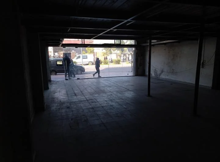 Foto de LOCAL CON DEPOSITO Y OFICINAS OPCION DE VIVIENDA, imagen 3