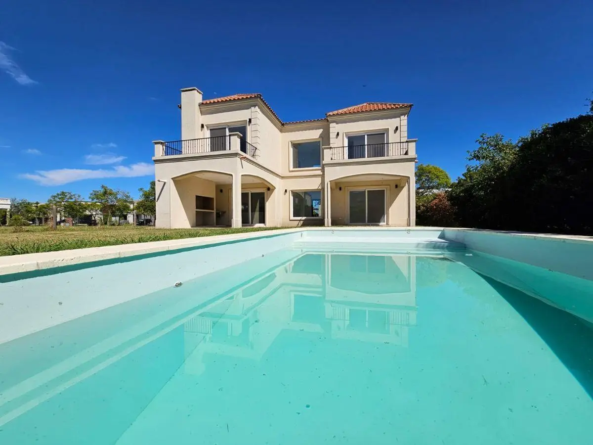 CASA EN VENTA PUERTOS DE ESCOBAR 2