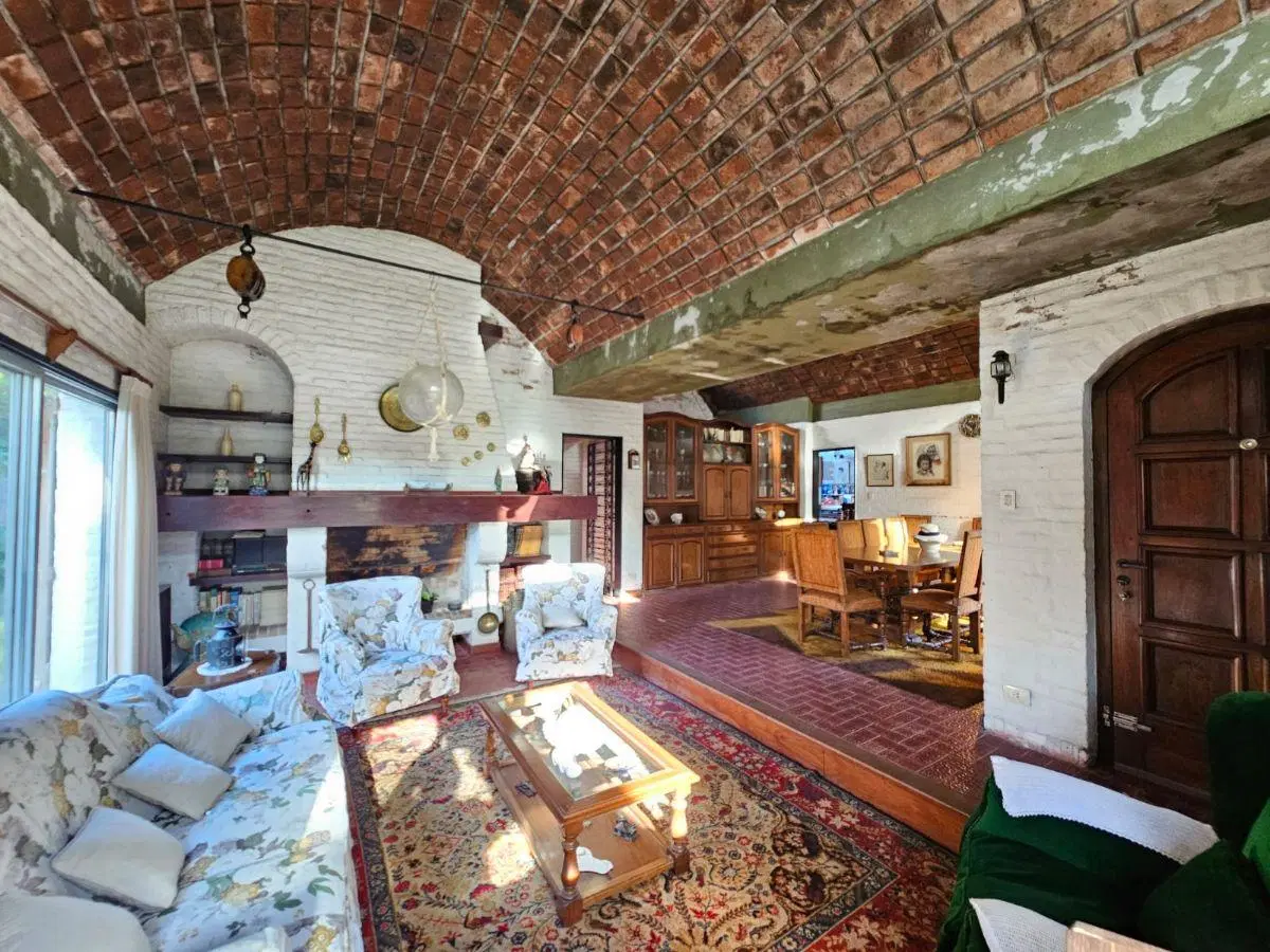 VENTA CASA 5 AMBIENTES CON JARDÍN PILETA DEPENDENCIA Y COCHERA EN SAN ISIDRO 4