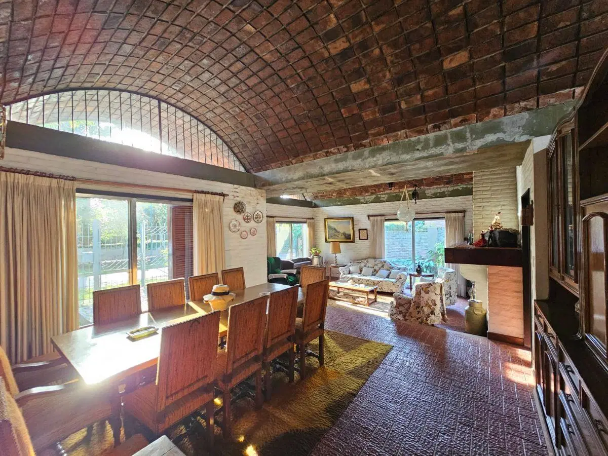 VENTA CASA 5 AMBIENTES CON JARDÍN PILETA DEPENDENCIA Y COCHERA EN SAN ISIDRO 2