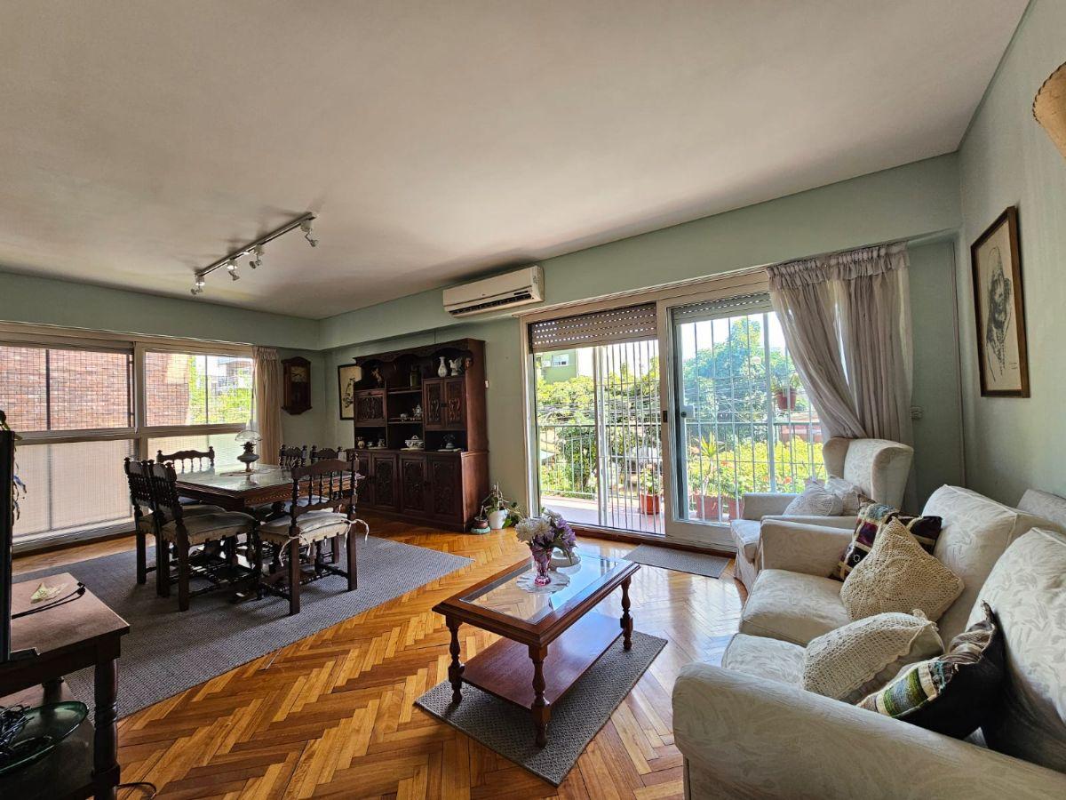 Foto de Departamento con 2 dormitorios cochera y baulera en venta en Martínez, imagen 2