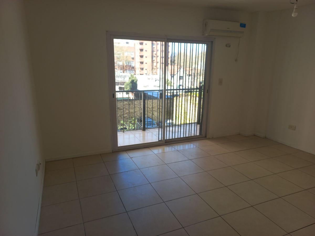 Foto de Departamento con 1 dormitorio y cochera en alquiler en San Fernando, imagen 2