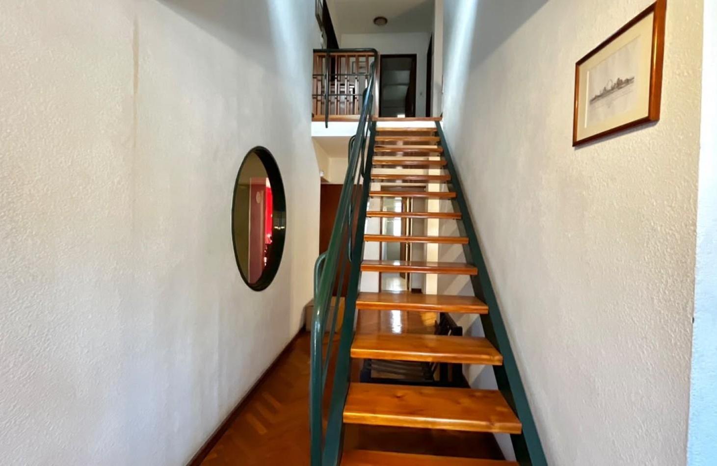 Foto de VENTA I CASA 3 DORMITORIOS, PILETA, COCHERA I RICCHERI 524, imagen 2