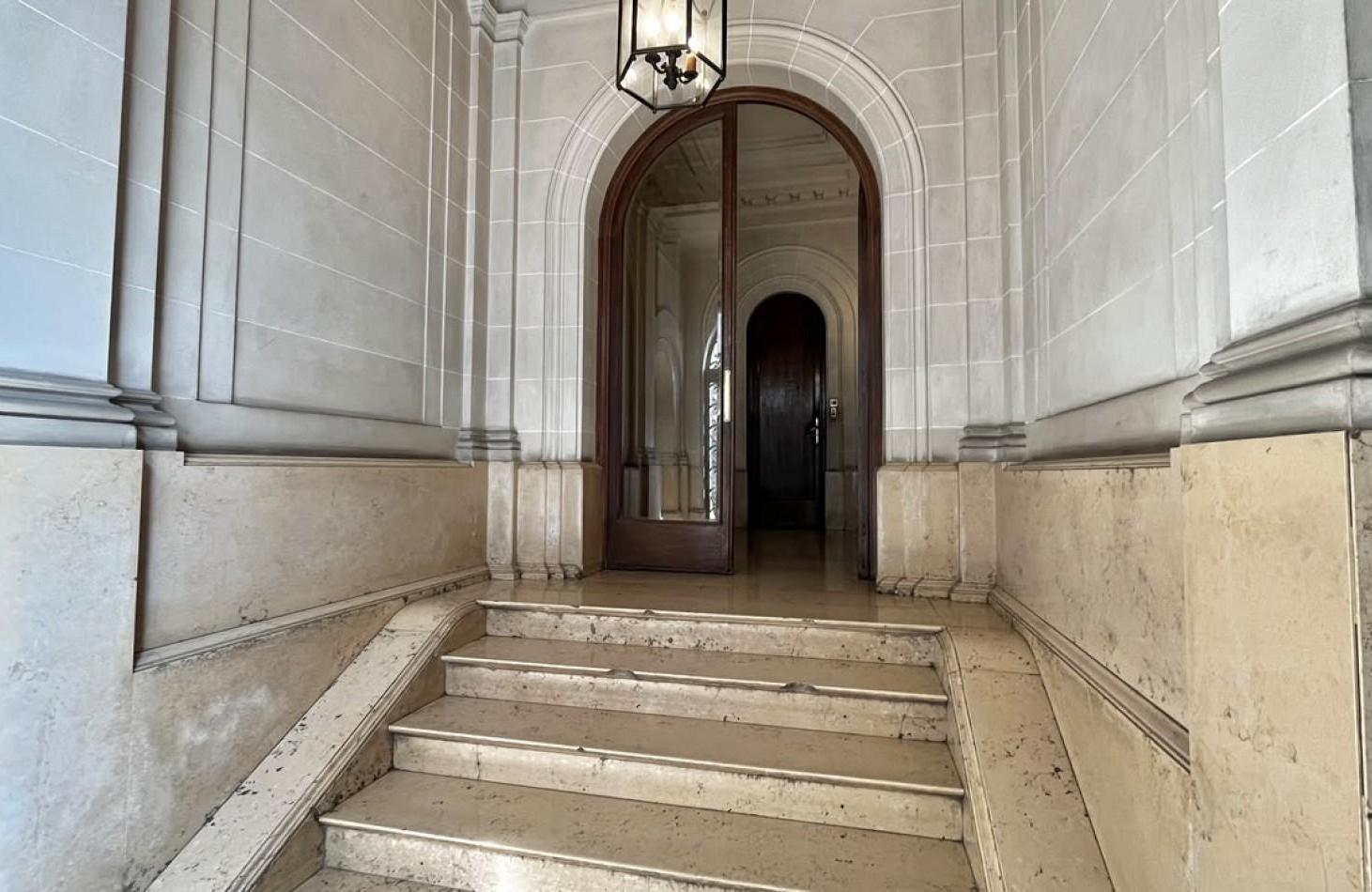 Foto de VENTA | PISO EXCLUSIVO | LAPRIDA 808, imagen 2