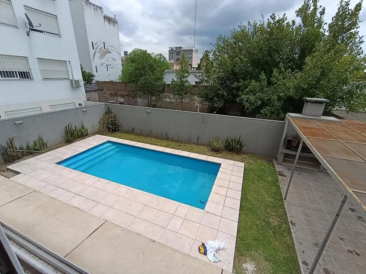 EDIFICIO CON PISCINA - ASADOR - SUM. - EXCELENTE ESTADO 1