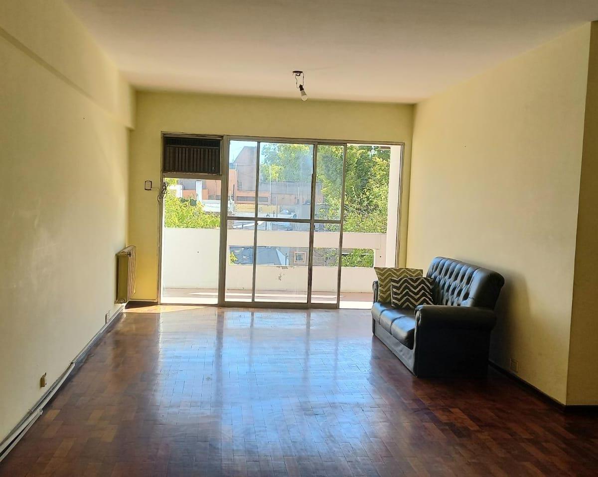 Venta de Departamento 3 Dorm., Barrio Bombal, Ciudad 5