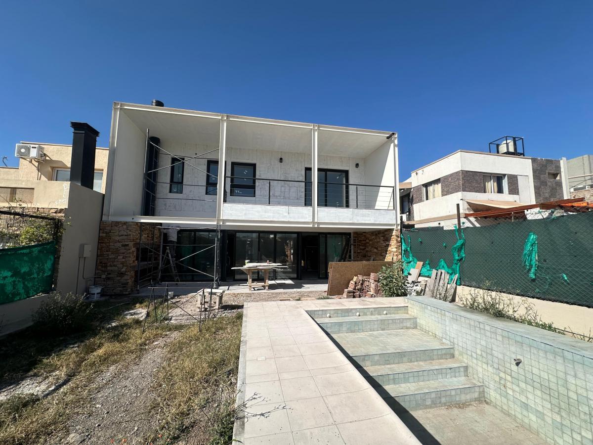 Euskadi Vende Hermosa Casa en El Barrio Las Rocas - El Challao 5